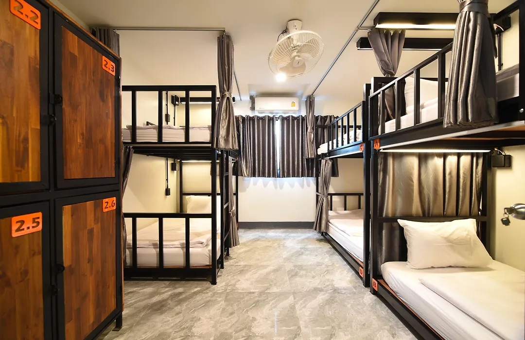 Koko Party Hostel 18-40-1